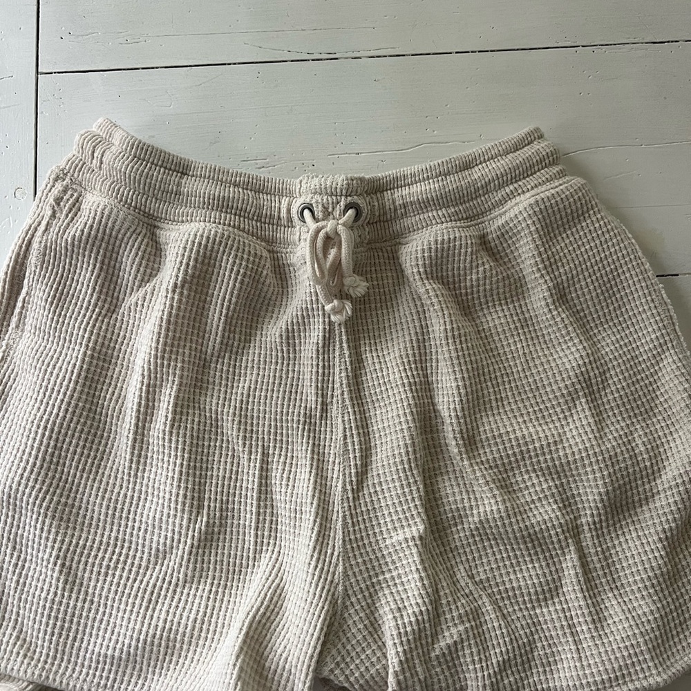 American Eagle Aerie Cream Waffle Knit shorts size L